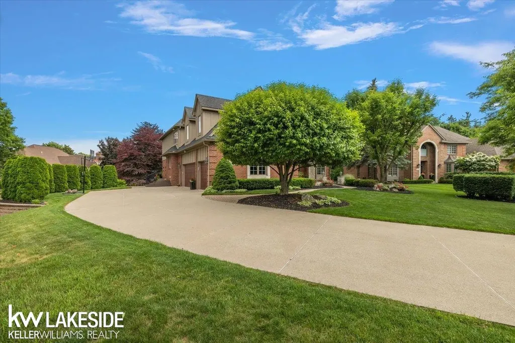 1387 Pebble Ridge Drive Rochester City MI 48307