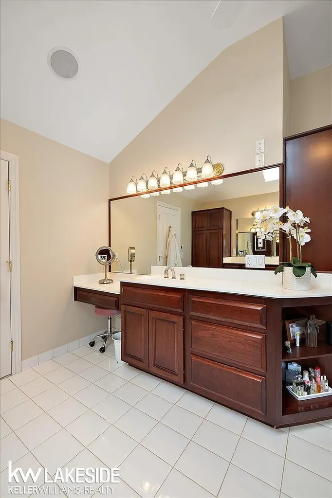 1387 Pebble Ridge Drive Rochester City MI 48307