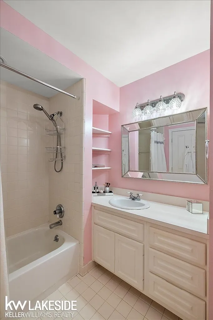 1387 Pebble Ridge Drive Rochester City MI 48307