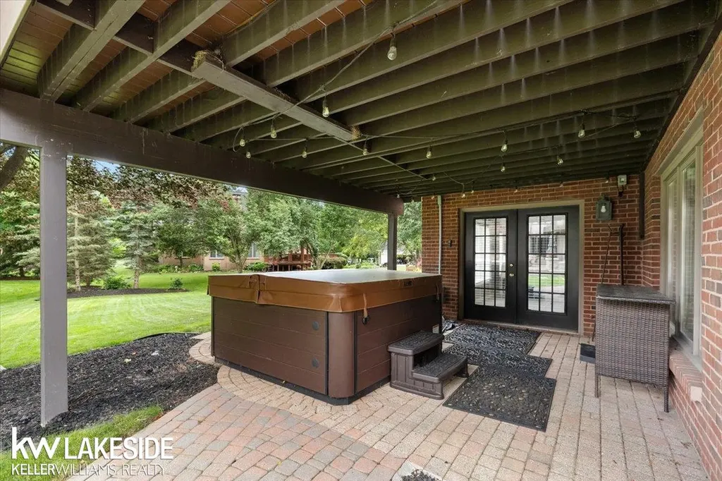 1387 Pebble Ridge Drive Rochester City MI 48307