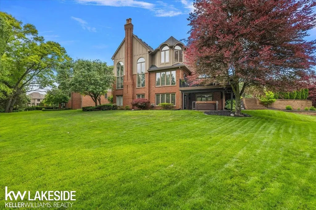 1387 Pebble Ridge Drive Rochester City MI 48307