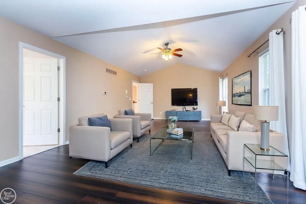 5426 Murray Court Waterford Charter Township MI 48327