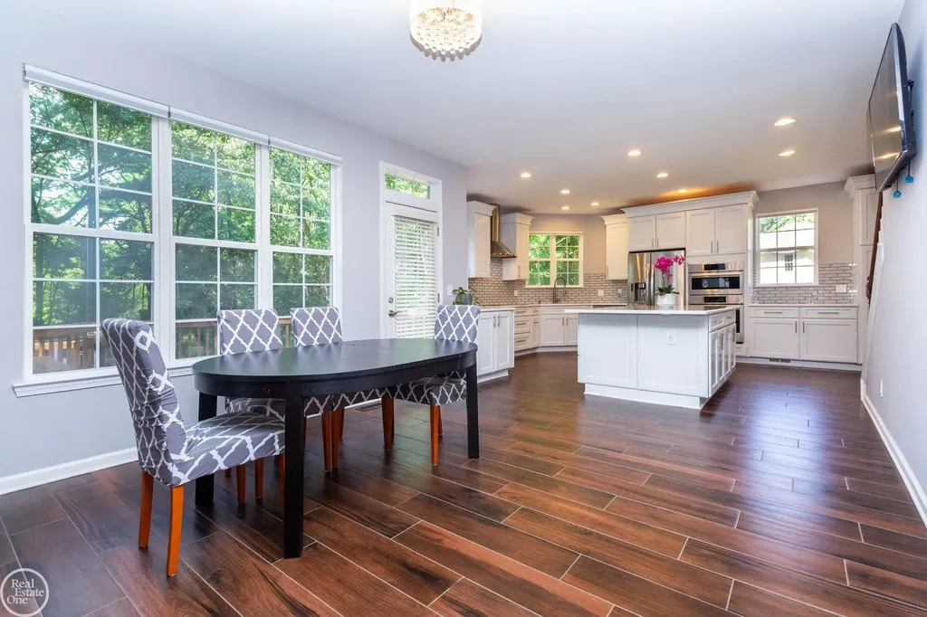 5426 Murray Court Waterford Charter Township MI 48327