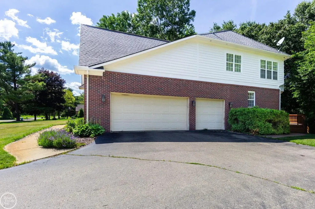 5426 Murray Court Waterford Charter Township MI 48327