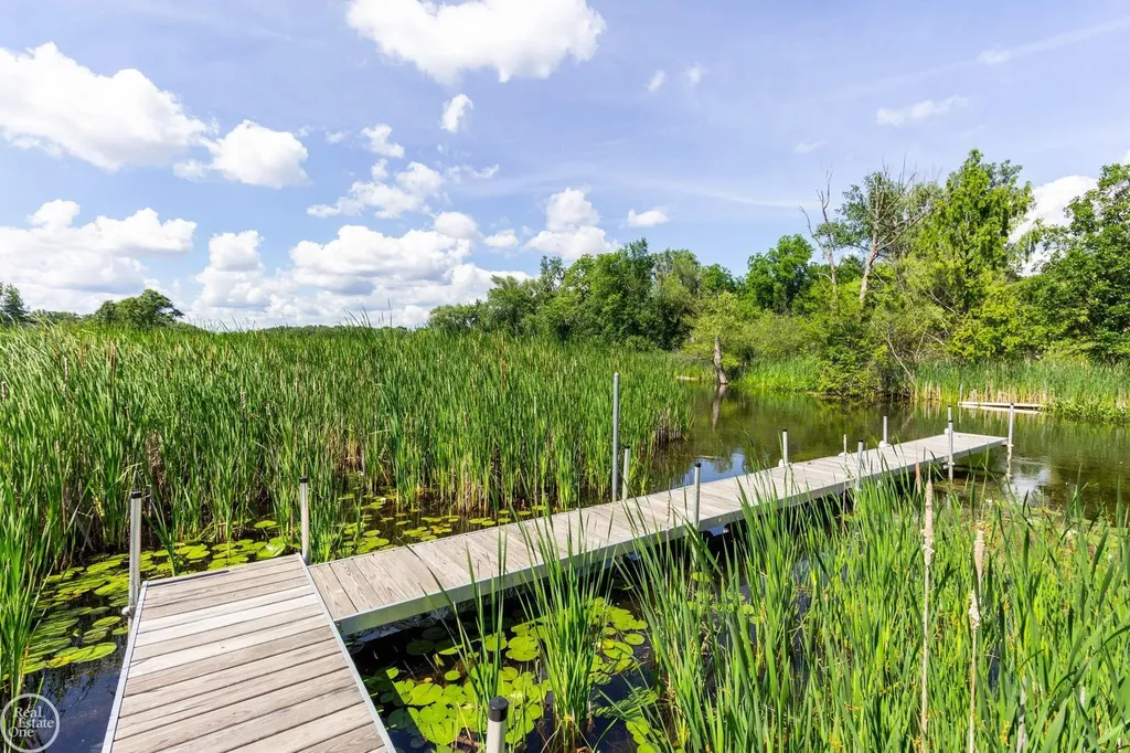 5426 Murray Court Waterford Charter Township MI 48327