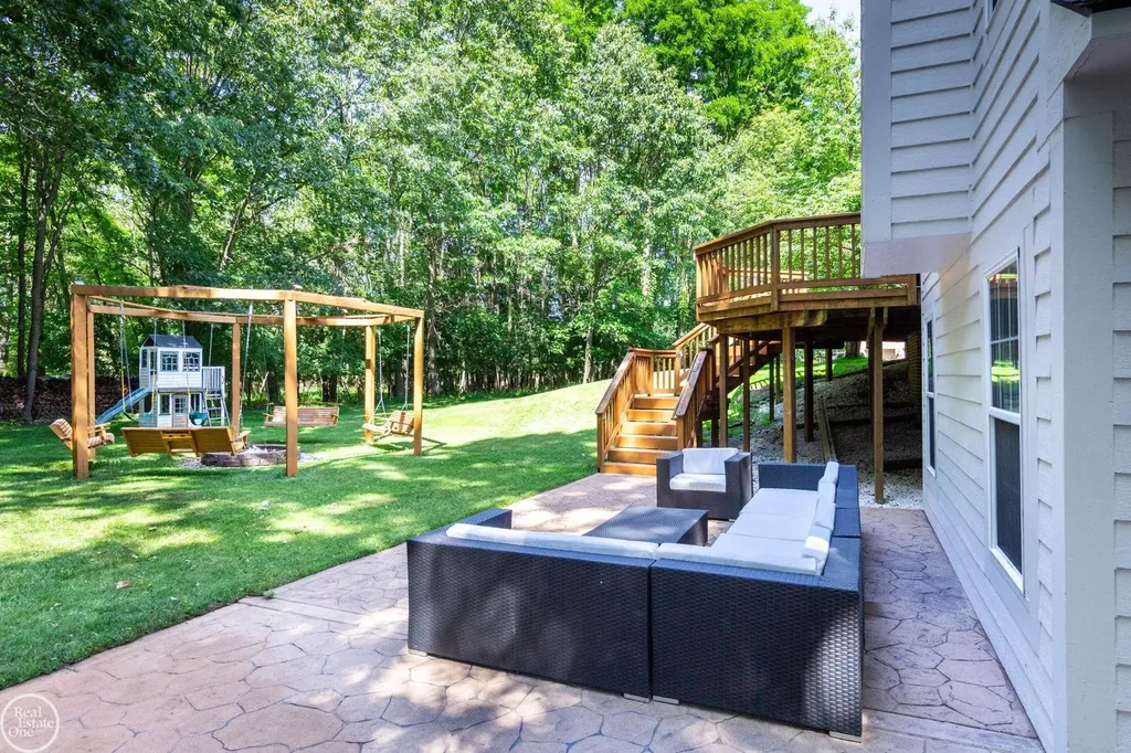 5426 Murray Court Waterford Charter Township MI 48327