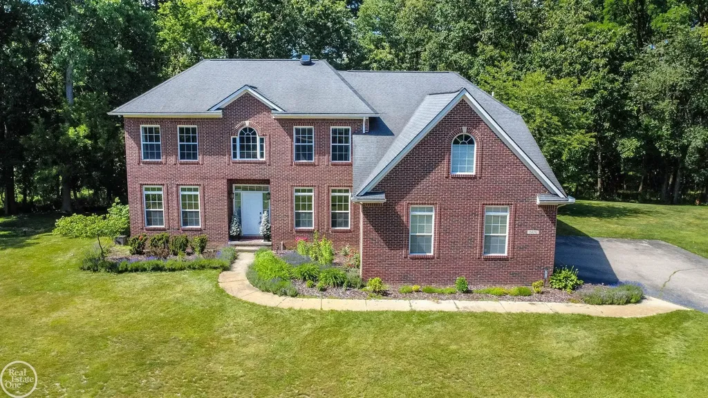 5426 Murray Court Waterford Charter Township MI 48327