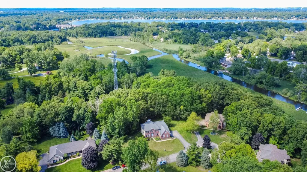 5426 Murray Court Waterford Charter Township MI 48327