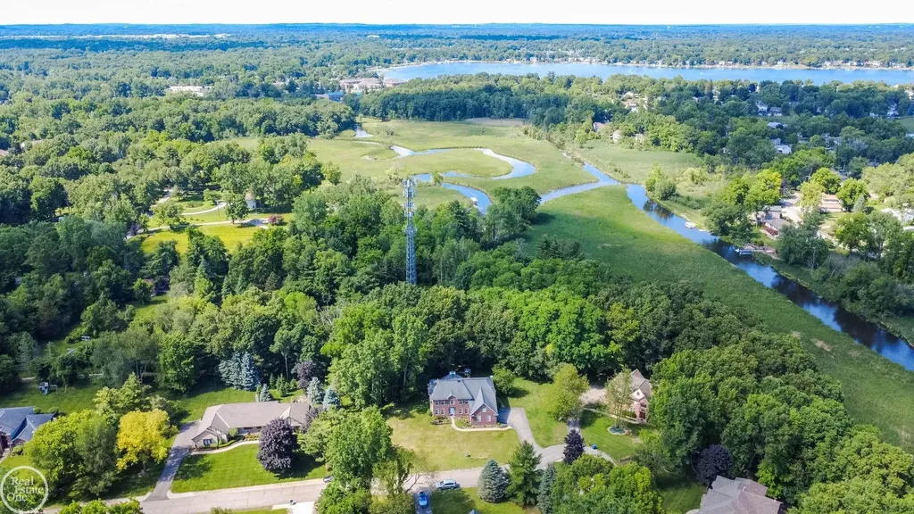 5426 Murray Court Waterford Charter Township MI 48327