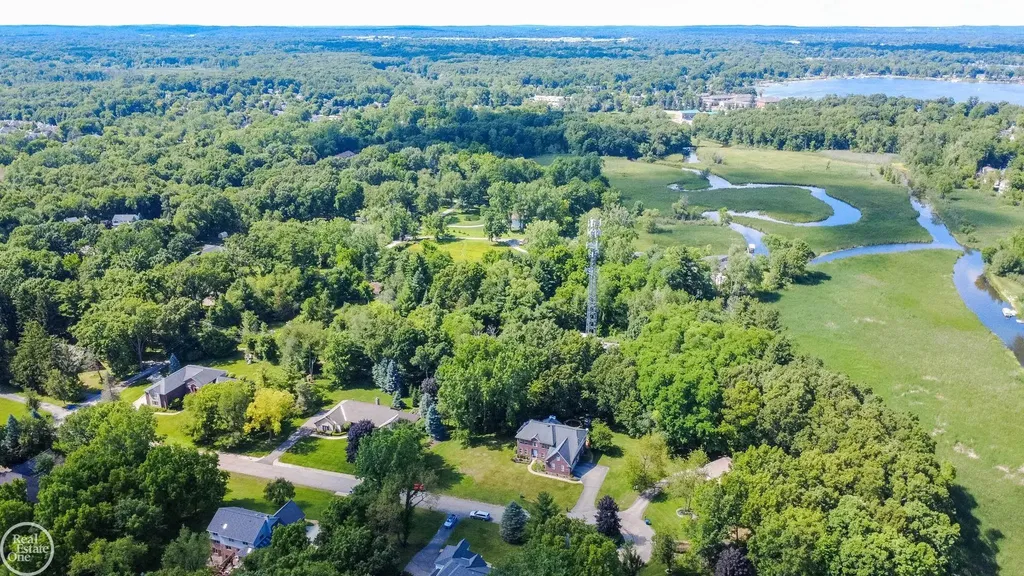 5426 Murray Court Waterford Charter Township MI 48327