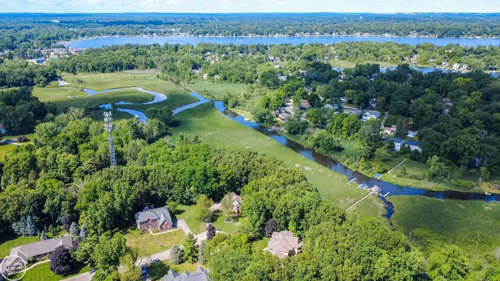 5426 Murray Court Waterford Charter Township MI 48327