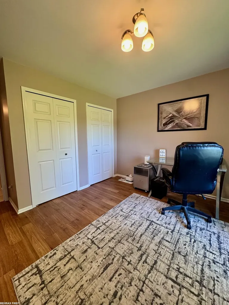 15330 Pebble Pointe Court Clinton Charter Township MI 48038