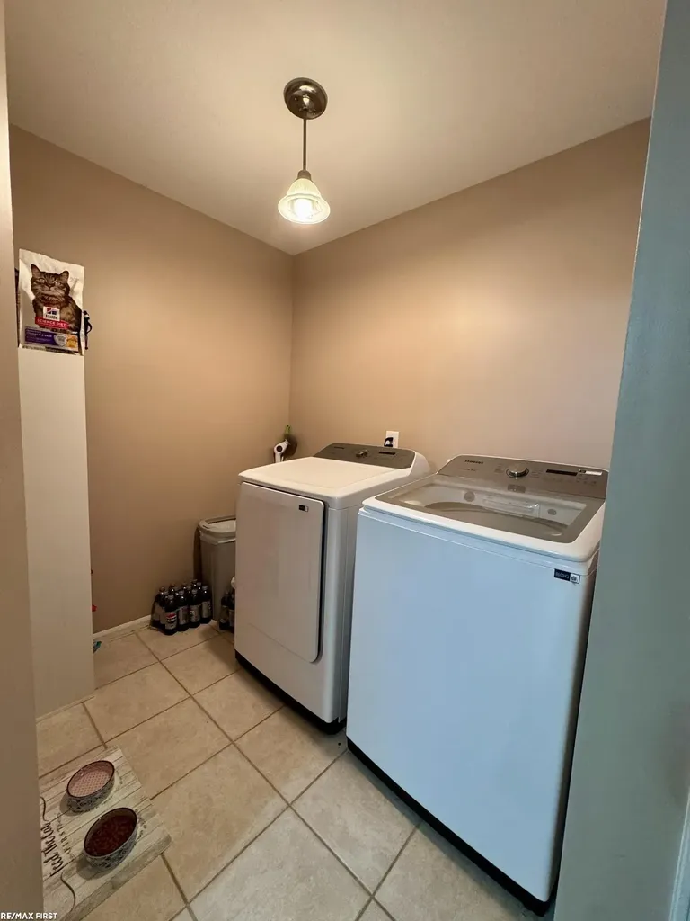 15330 Pebble Pointe Court Clinton Charter Township MI 48038