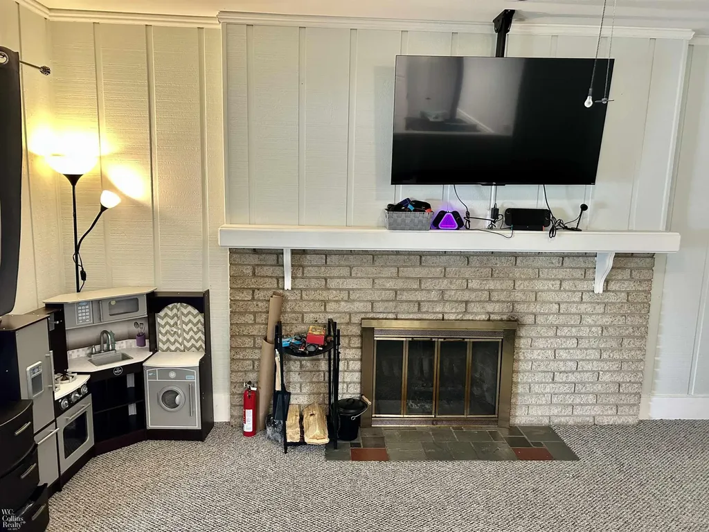25219 Rubin Road Warren City MI 48089