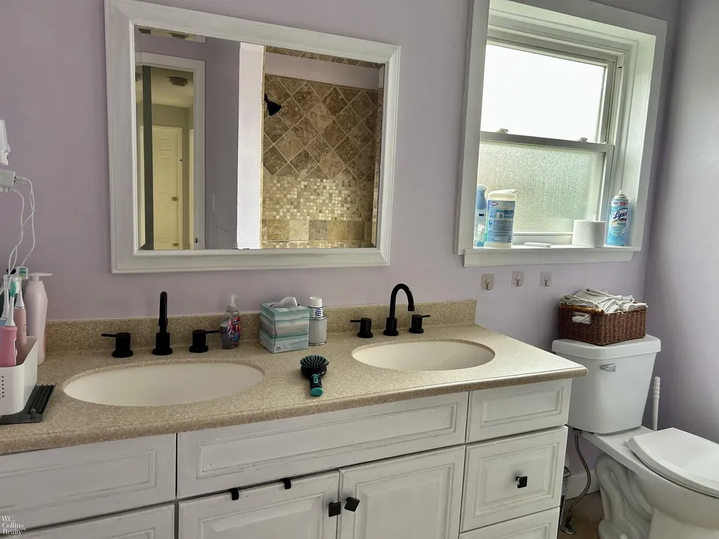 25219 Rubin Road Warren City MI 48089