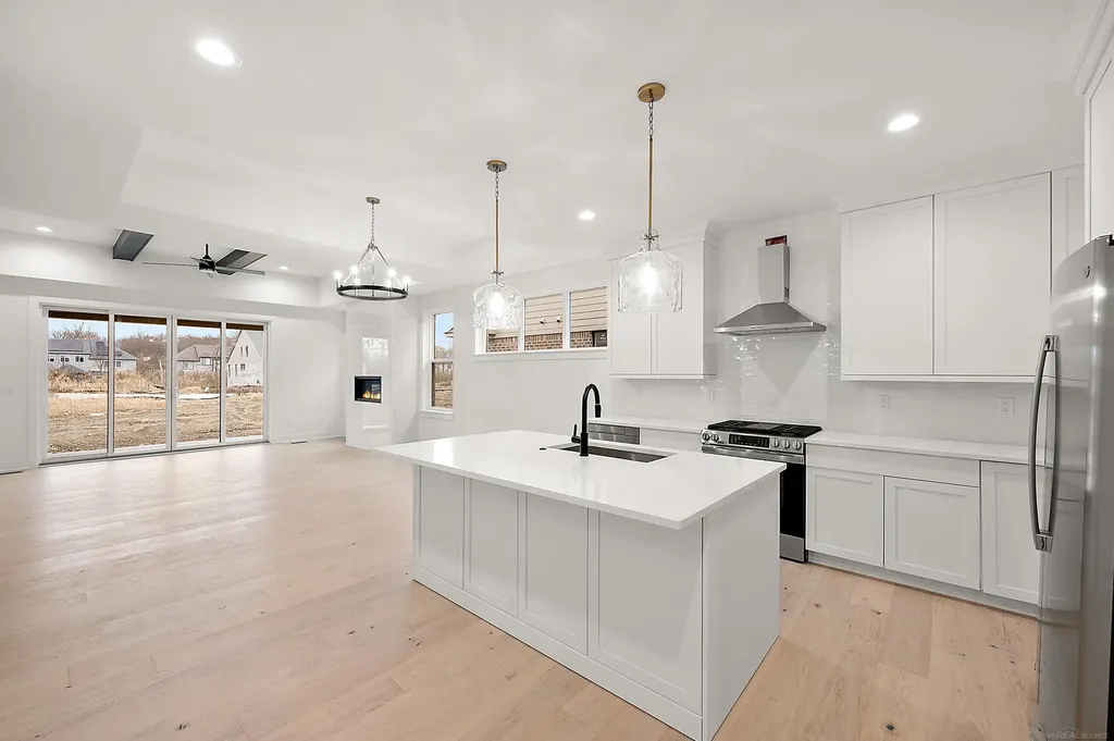 5944 Willow Grove Drive Troy City MI 48085