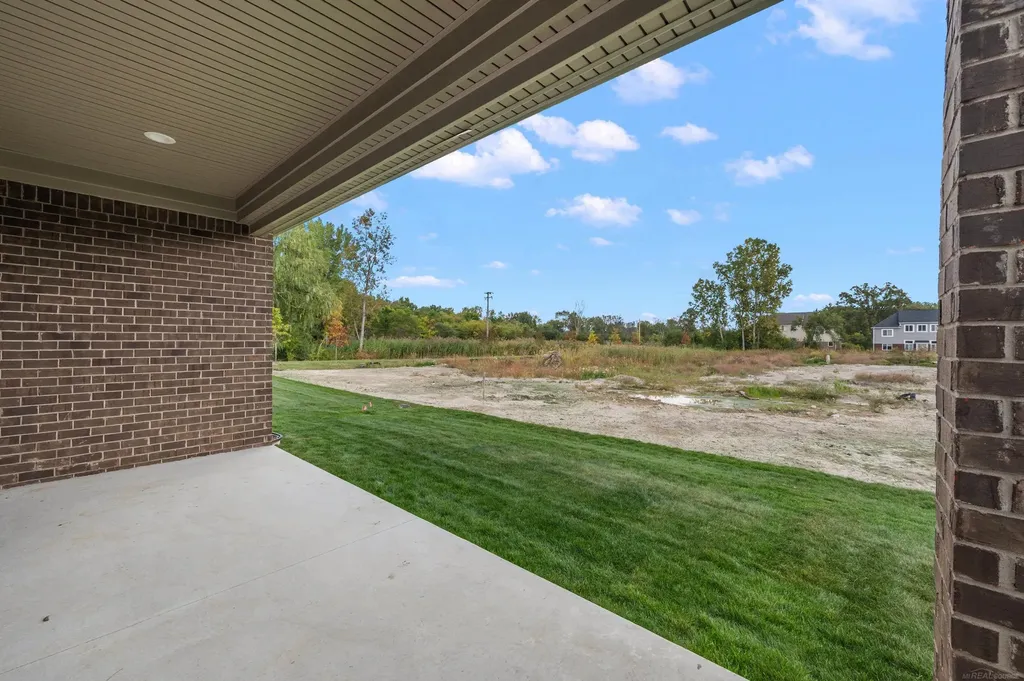 5944 Willow Grove Drive Troy City MI 48085