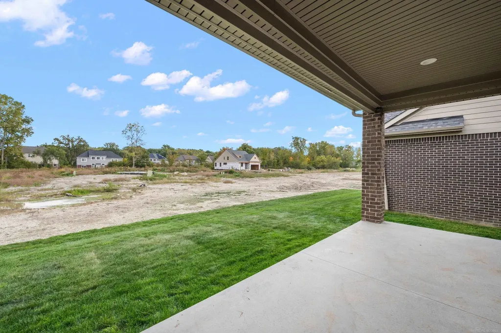 5944 Willow Grove Drive Troy City MI 48085