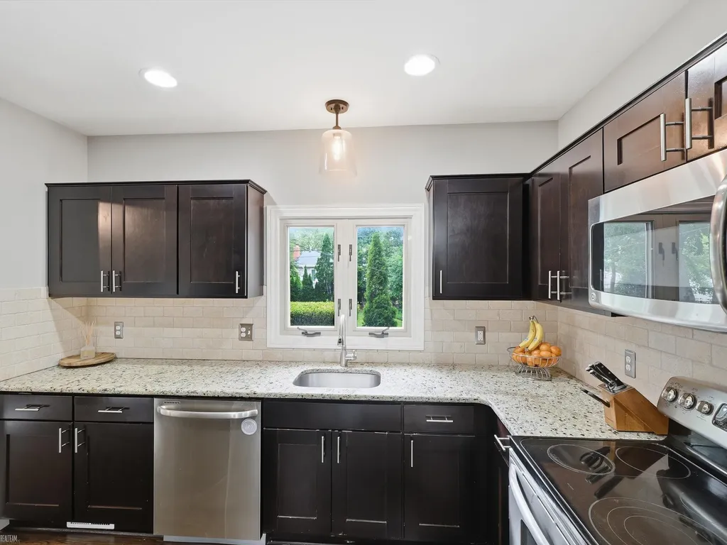 2622 Bembridge Road Royal Oak City MI 48073