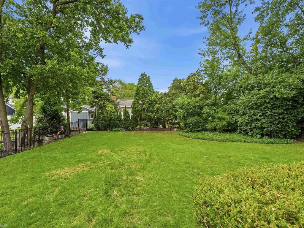2622 Bembridge Road Royal Oak City MI 48073