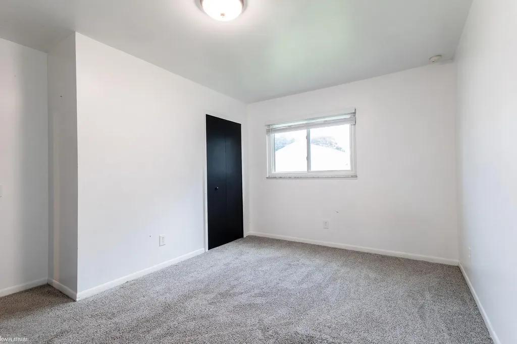 4153 Norbert Street Warren City MI 48091