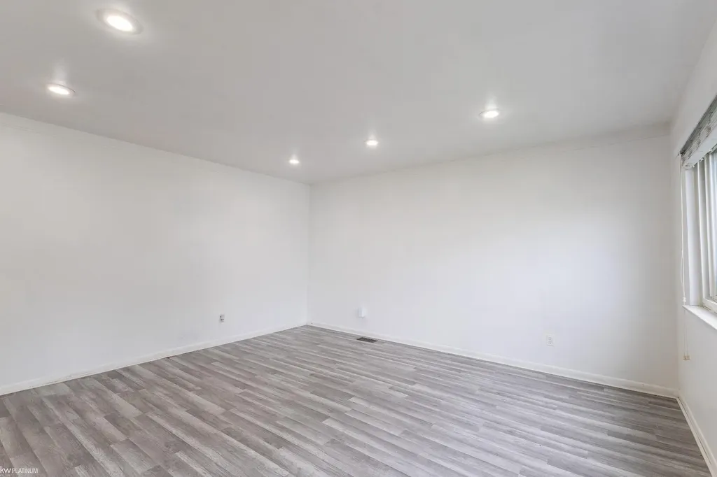 4153 Norbert Street Warren City MI 48091