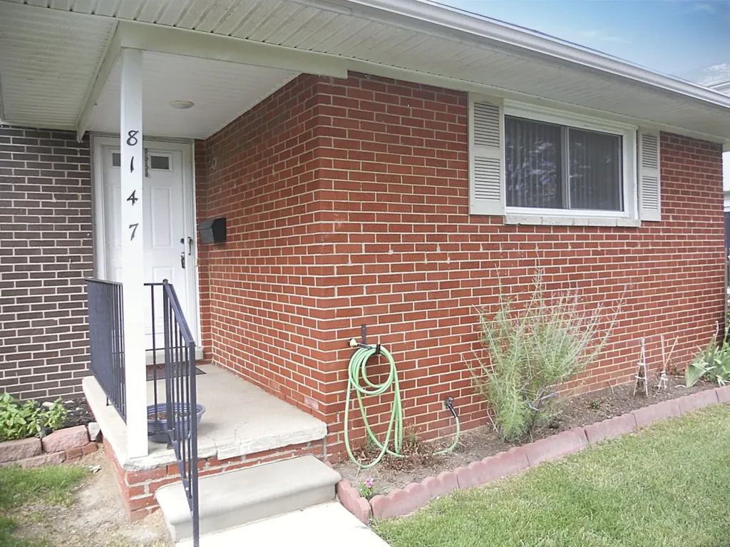 8147 Busko Street Warren City MI 48093