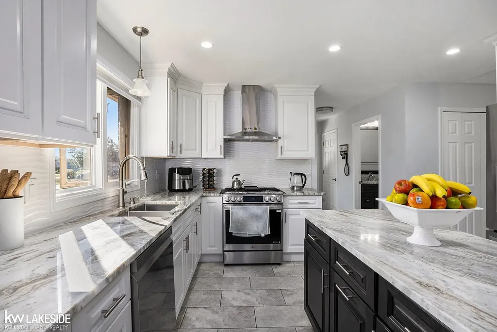 2679 Larch Drive Sterling Heights City MI 48314