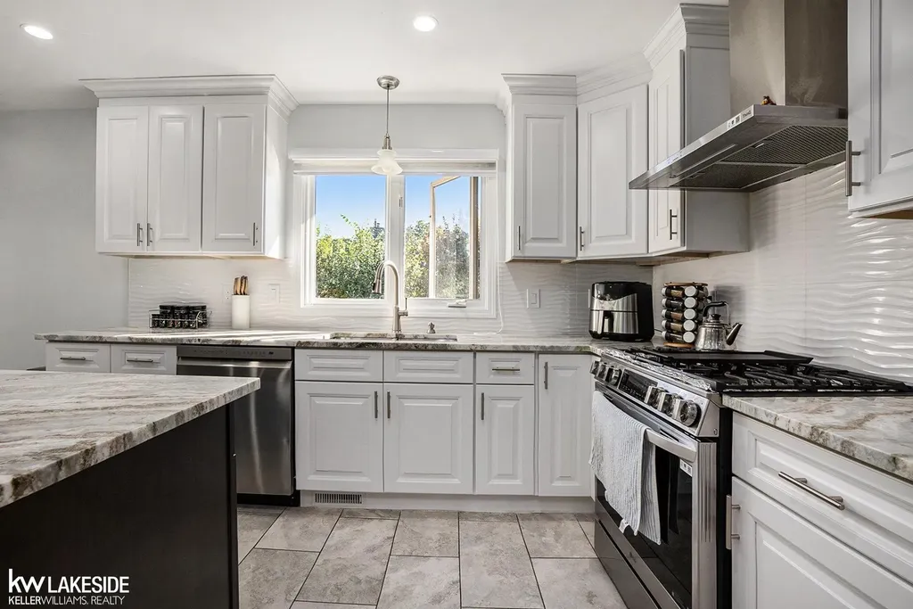 2679 Larch Drive Sterling Heights City MI 48314
