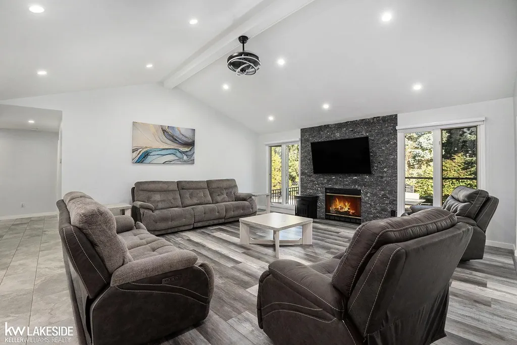 2679 Larch Drive Sterling Heights City MI 48314