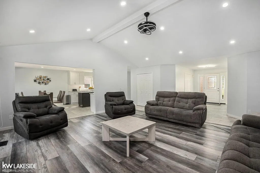 2679 Larch Drive Sterling Heights City MI 48314