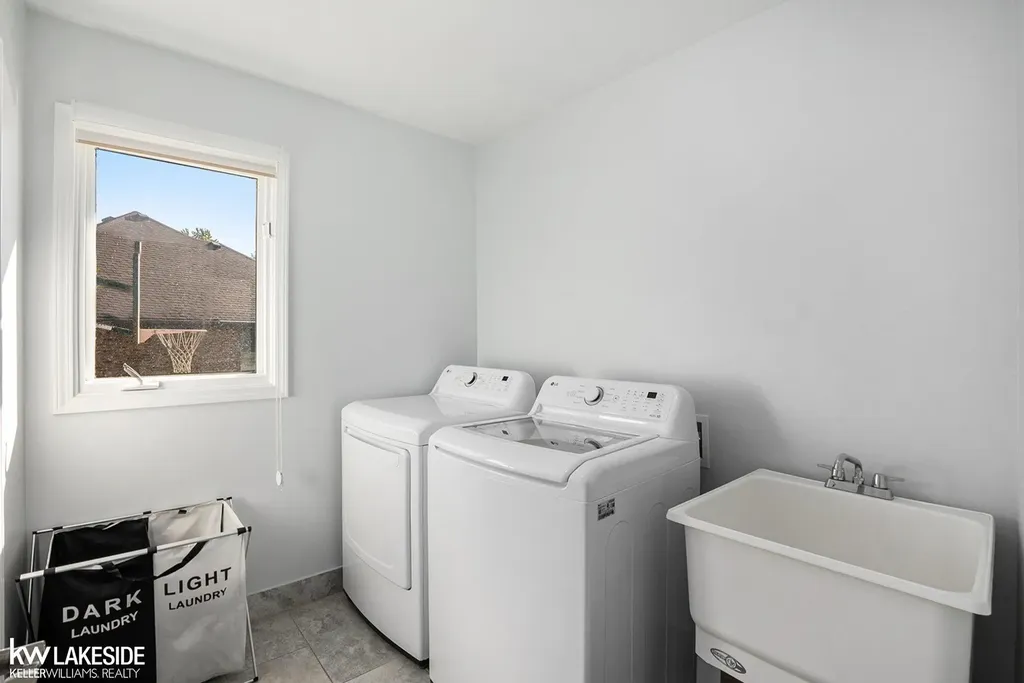 2679 Larch Drive Sterling Heights City MI 48314