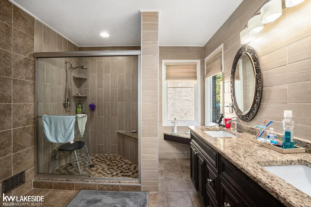 2679 Larch Drive Sterling Heights City MI 48314