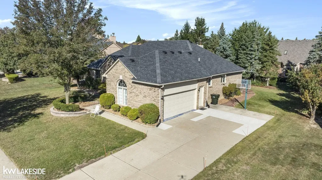 2679 Larch Drive Sterling Heights City MI 48314