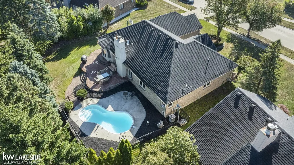 2679 Larch Drive Sterling Heights City MI 48314