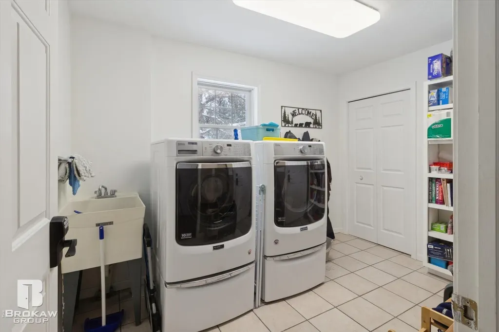 2910 Ginger Drive Coleman City MI 48618