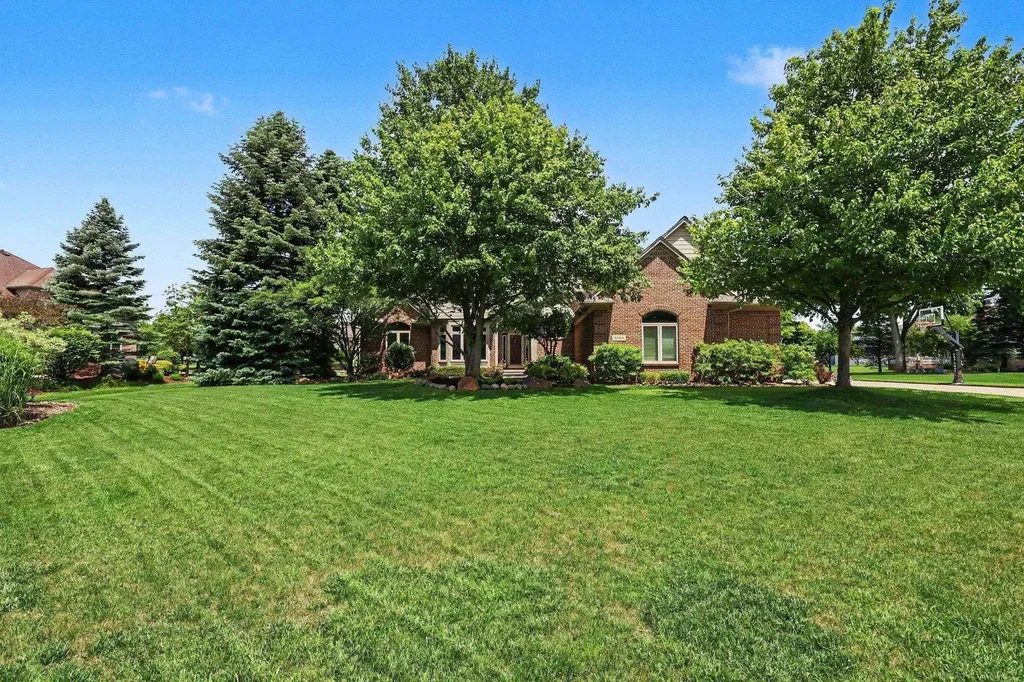 3189 Huntington Circle Washington Township MI 48094