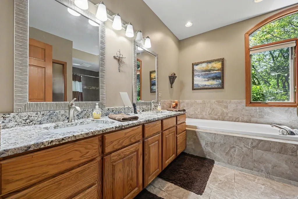 3189 Huntington Circle Washington Township MI 48094