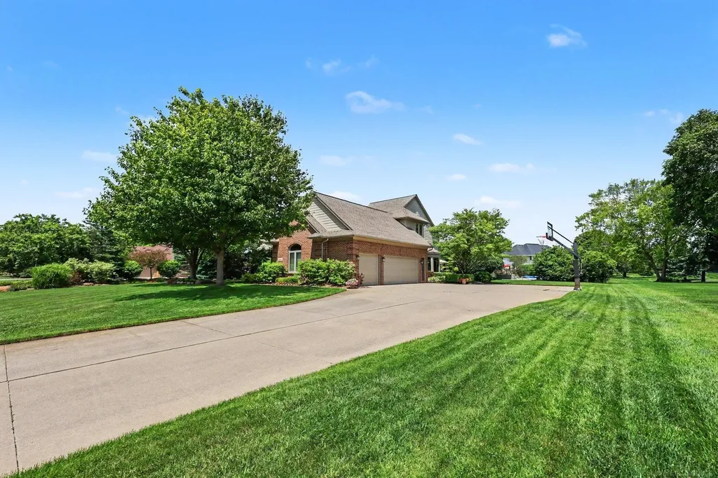 3189 Huntington Circle Washington Township MI 48094