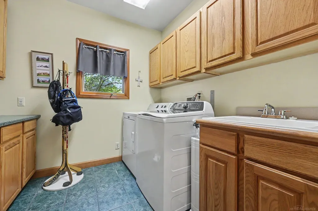 3189 Huntington Circle Washington Township MI 48094