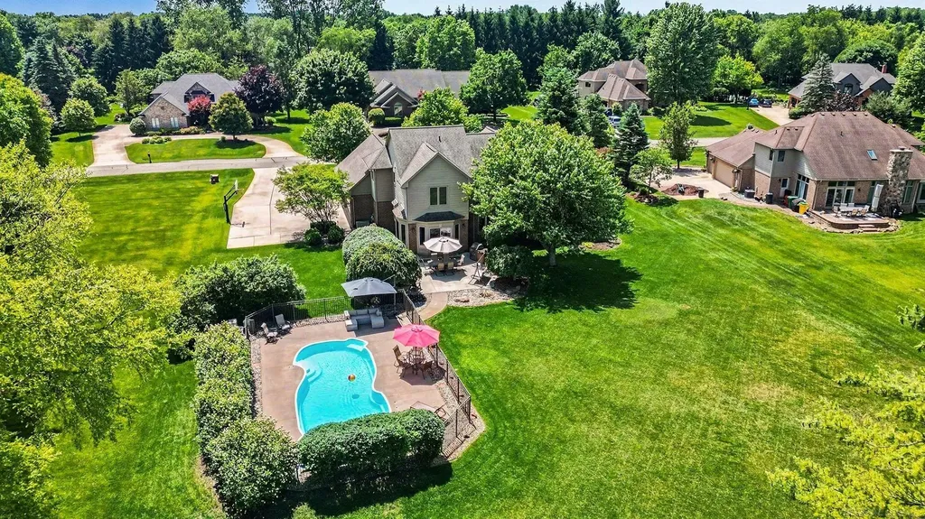 3189 Huntington Circle Washington Township MI 48094