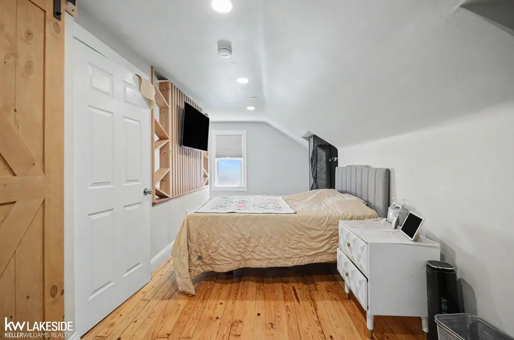 1011 Hoffman Avenue Royal Oak City MI 48067