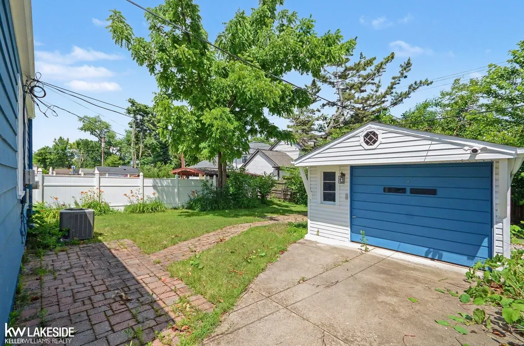 1011 Hoffman Avenue Royal Oak City MI 48067