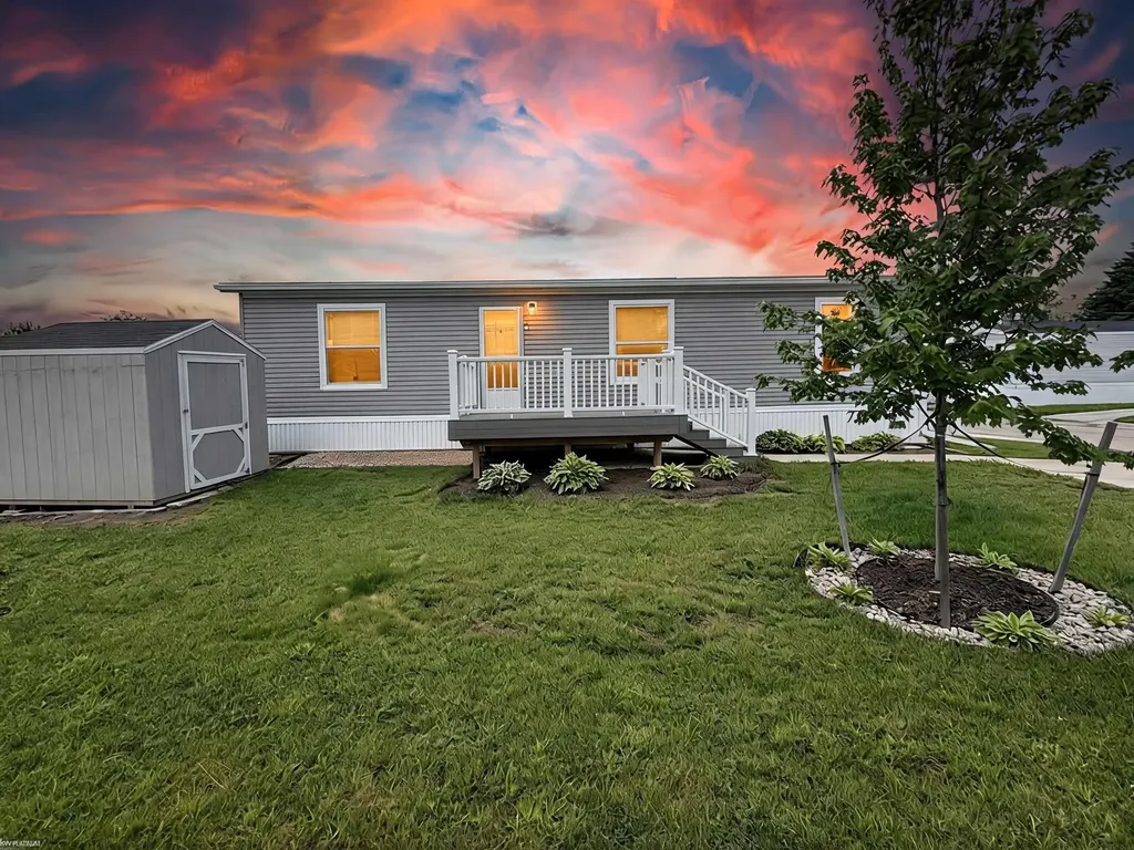 16228 Notre Dame Street Clinton Charter Township MI 48038