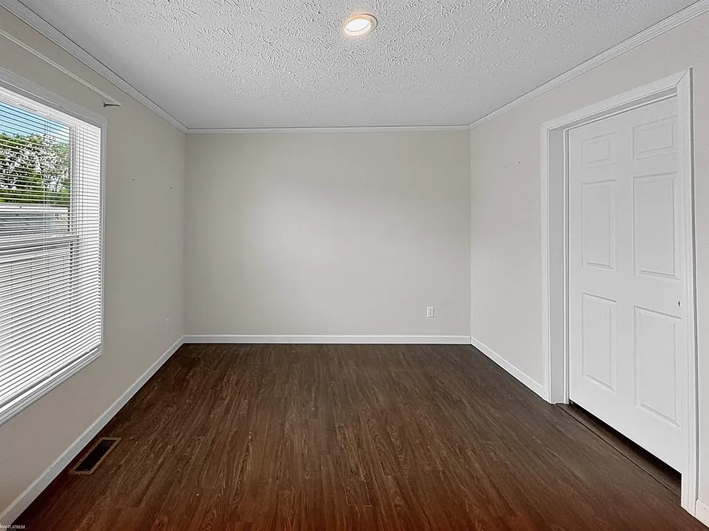 16228 Notre Dame Street Clinton Charter Township MI 48038