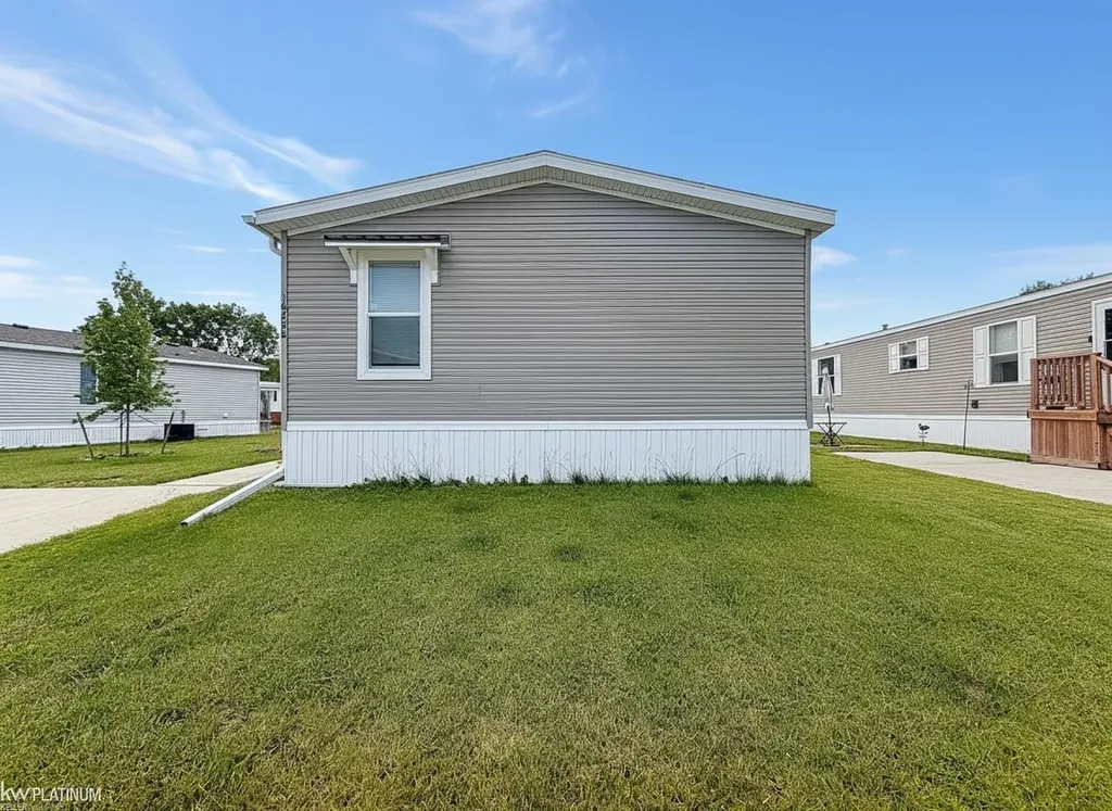 16228 Notre Dame Street Clinton Charter Township MI 48038