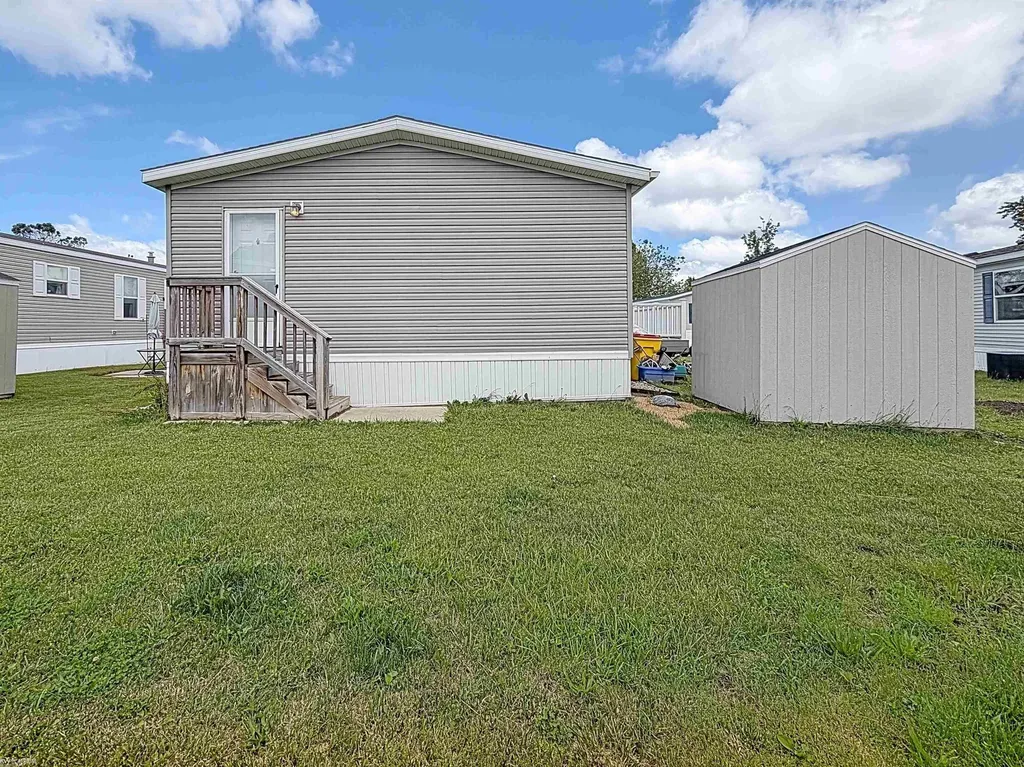 16228 Notre Dame Street Clinton Charter Township MI 48038