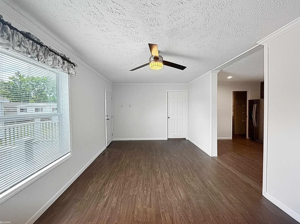 16228 Notre Dame Street Clinton Charter Township MI 48038