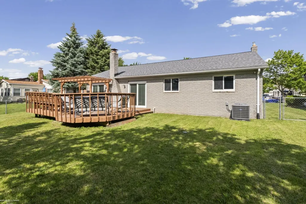 47121 Barbara Road Macomb Township MI 48044
