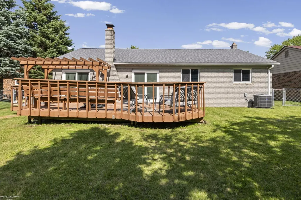47121 Barbara Road Macomb Township MI 48044